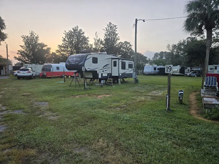 Lillian Breeze RV Park & Storage Picture 2