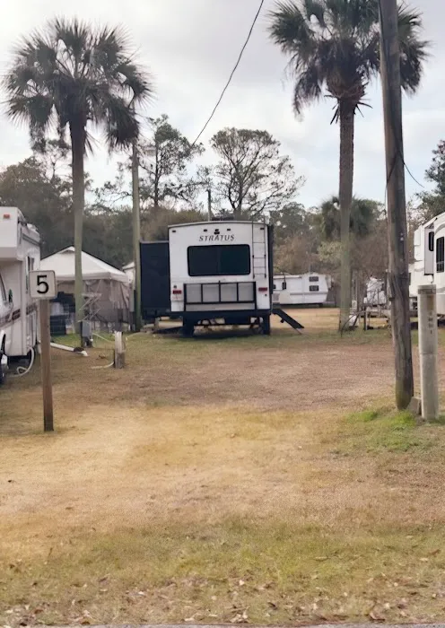 Lillian Breeze RV Park & Storage Picture 7