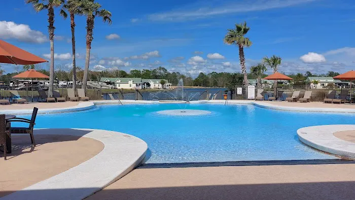 Lake Osprey RV Resort Picture 5