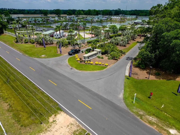 Lake Osprey RV Resort Picture 10