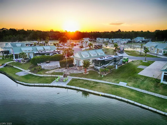 Lake Osprey RV Resort Picture 7