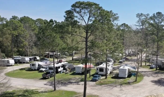 Ben's Hitching Post Campground Picture 10