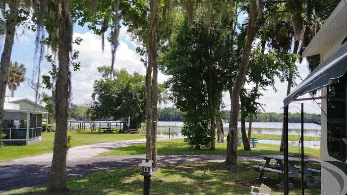 Fish Tales RV Resort Picture 7