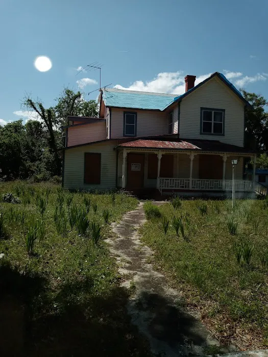 Bernard Trailer Park Picture 4