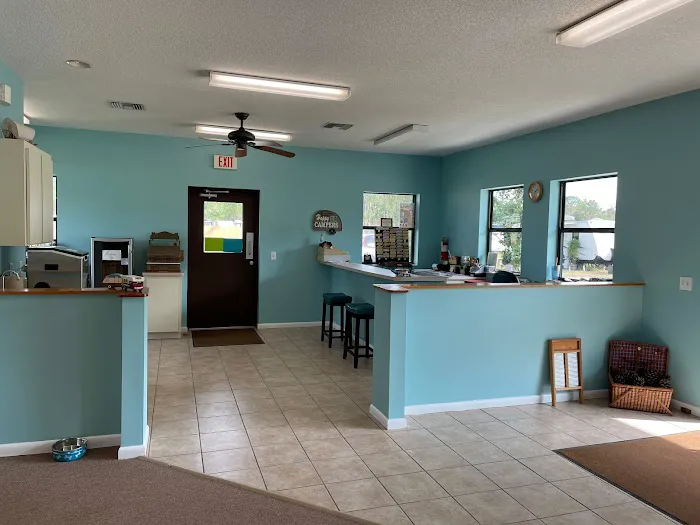 Smiling Gator RV Park and Storage Picture 5