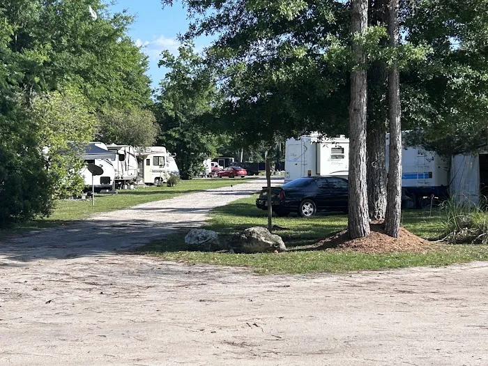 Smiling Gator RV Park and Storage Picture 9