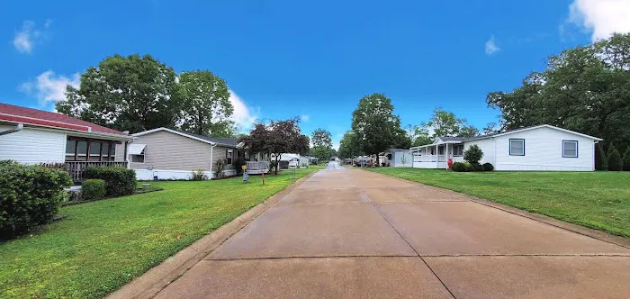 Rolling Meadows Mobile Home Community Picture 2