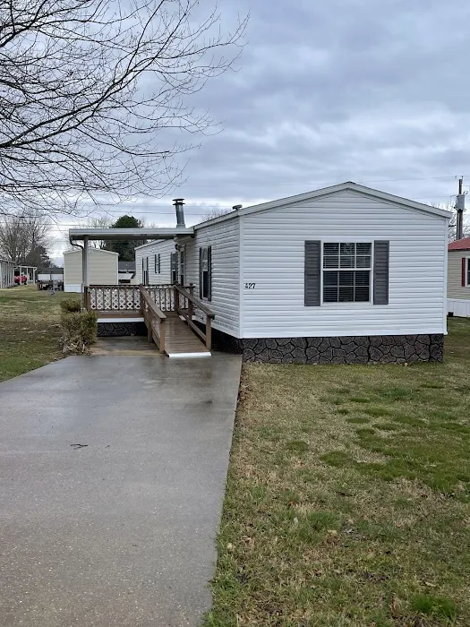 Rolling Meadows Mobile Home Community Picture 4