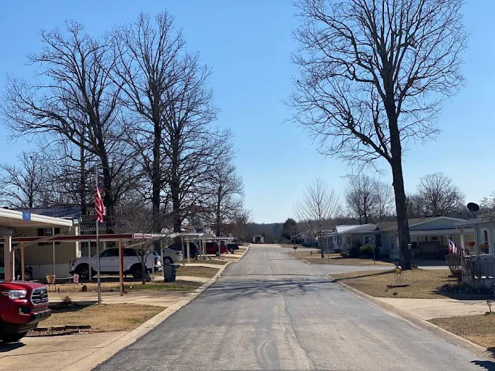 Rolling Meadows Mobile Home Community Picture 5