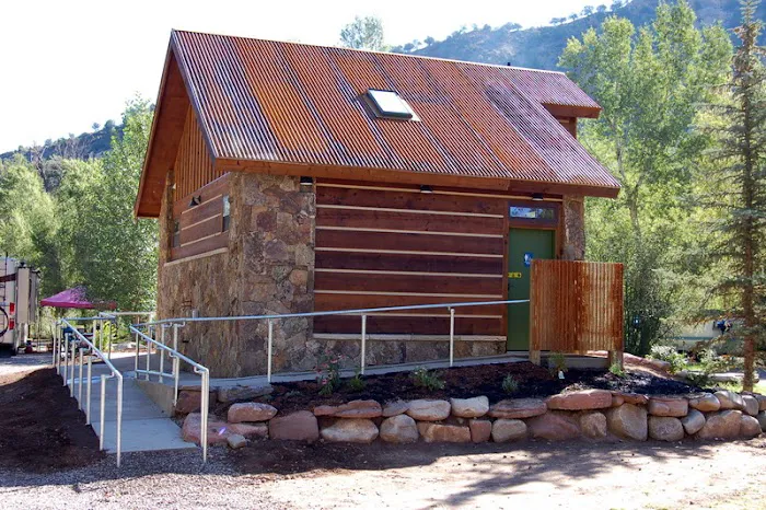 Carbondale / Crystal River KOA Holiday Picture 4