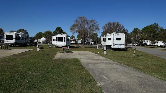 Gulf Breeze RV Resort Picture 5