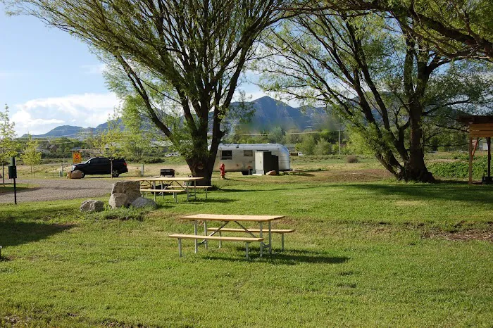 Glenwood Springs West / Colorado River KOA Holiday Picture 9