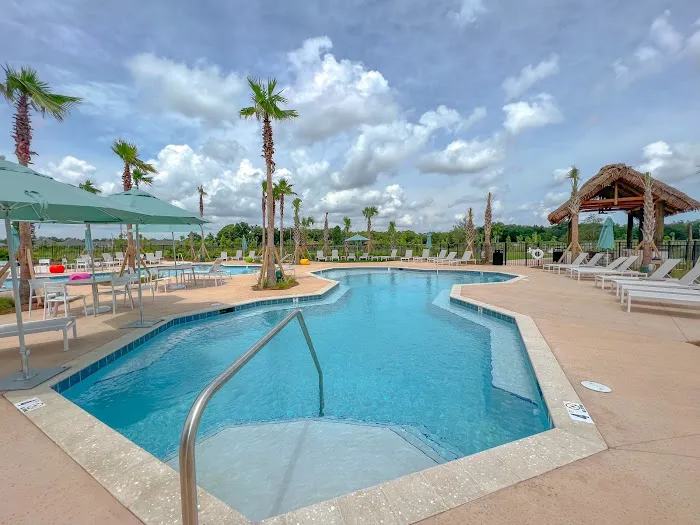 Tropic Hideaway RV Resort Picture 3