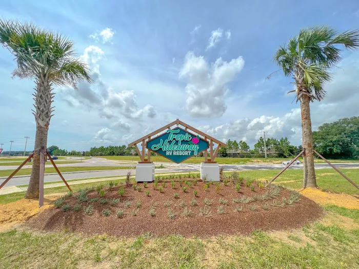 Tropic Hideaway RV Resort Picture 8