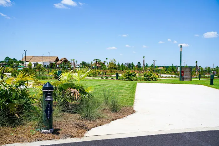 Tropic Hideaway RV Resort Picture 7