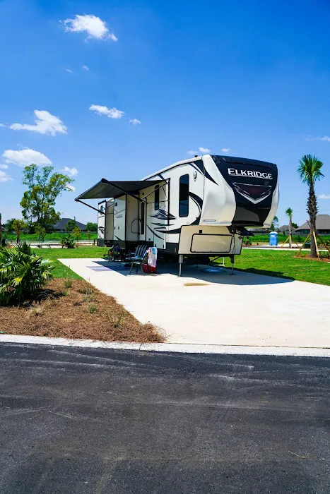 Tropic Hideaway RV Resort Picture 6