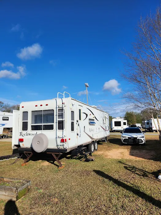 Carousell Village RV Park Picture 4