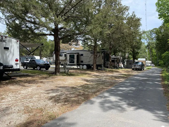 Cedar Breeze RV Park Picture 5