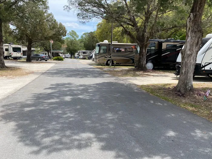 Cedar Breeze RV Park Picture 2