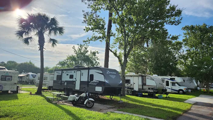 Fleetwood RV Park Picture 8