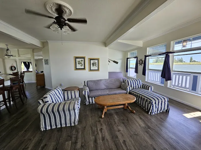 Great Room Bungalow Picture 5