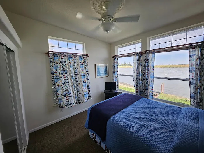 Great Room Bungalow Picture 4