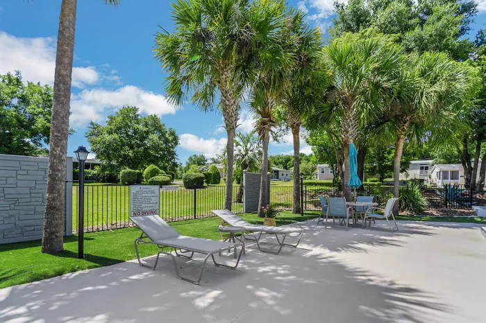 Hawthorne Hills 55+ Manufactured Home Community Picture 3