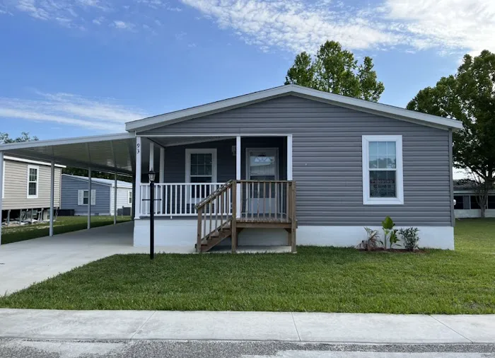 Smith Lake Shores Village Picture 2