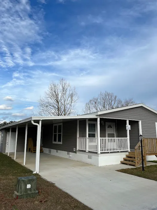 Smith Lake Shores Village Picture 3