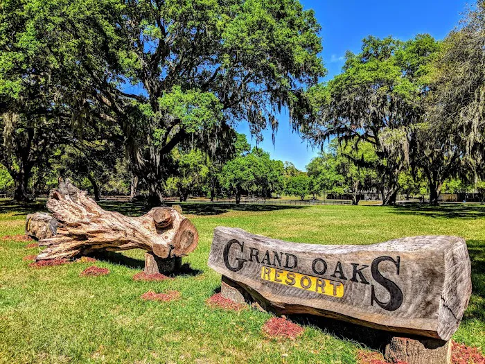 Grand Oaks RV Resort Picture 7