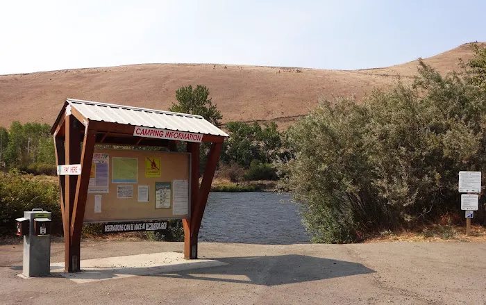 Lmuma Creek Recreation Site Picture 2