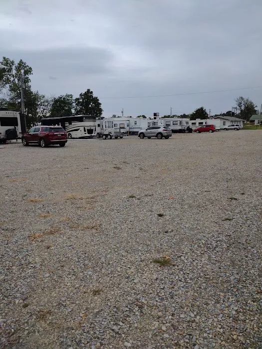 Campmart RV Park Picture 4