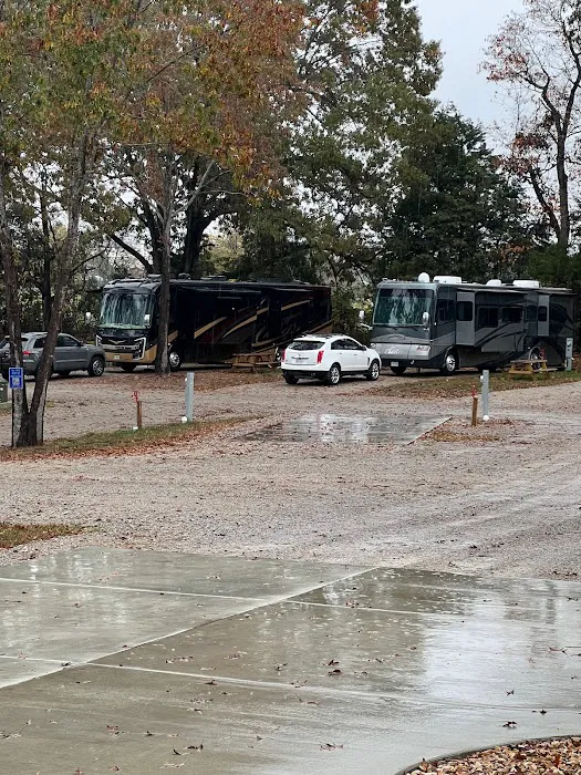 Crow's Nest RV Resort Picture 3