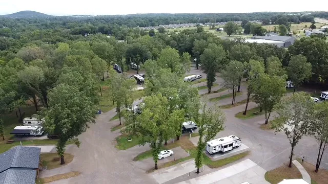Crow's Nest RV Resort Picture 5