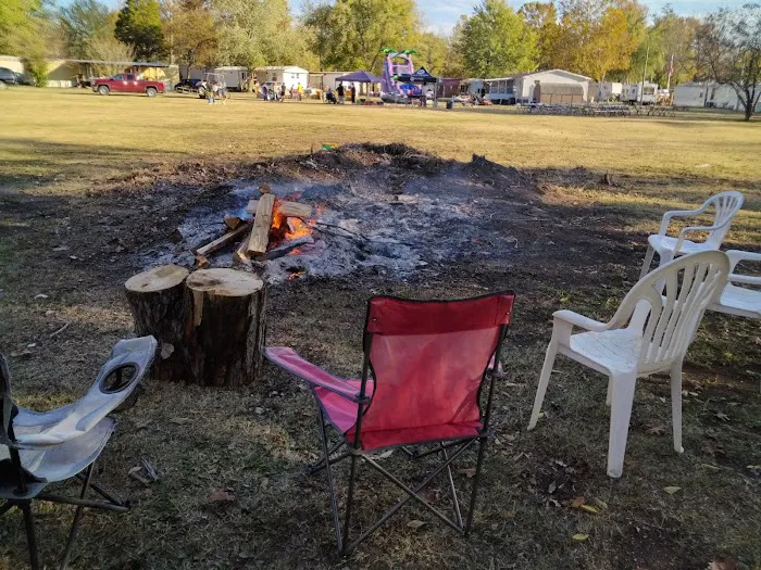 Oak Tree Mobile Home Park Picture 5
