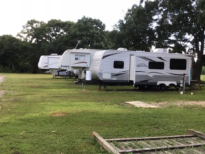 Tindal&Young Ret. RV Park Picture 5