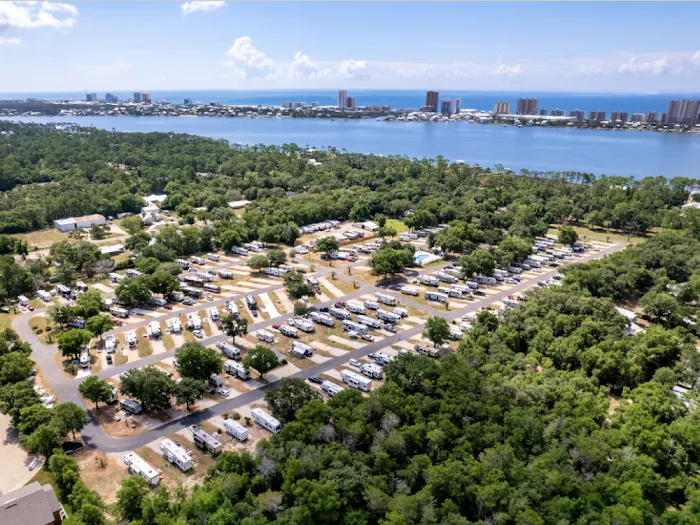 Island Retreat RV Park Picture 8