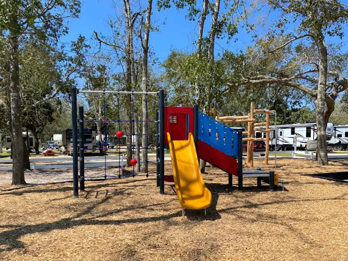 Island Retreat RV Park Picture 10