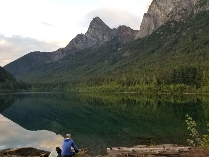 Hozomeen Lake Campground Picture 2