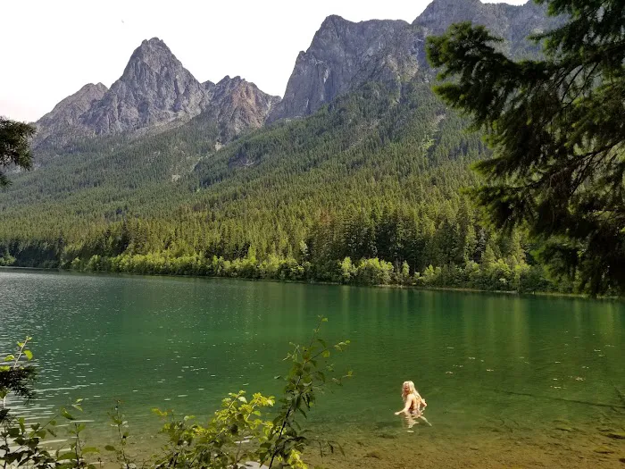 Hozomeen Lake Campground Picture 3