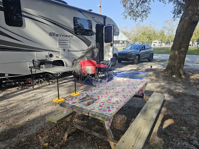 Doc's RV Park Picture 5