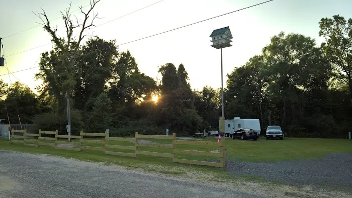 Dovetail Grove RV Park Picture 2