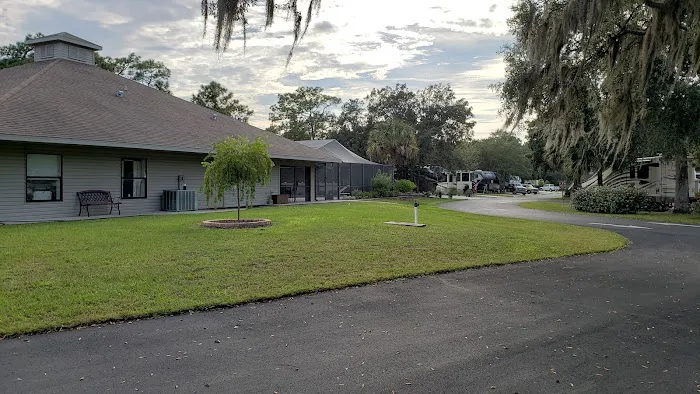 Chassa Oaks RV Resort Picture 10