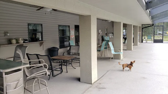 Chassa Oaks RV Resort Picture 6