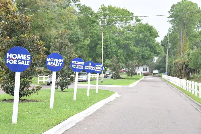 Portside at the Beaches Manufactured Home Community Picture 7