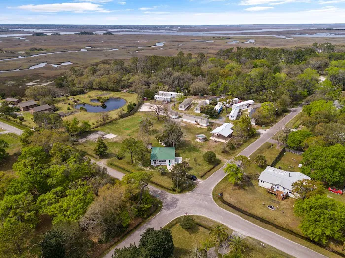 Amelia Island Mobile Home Park Picture 4