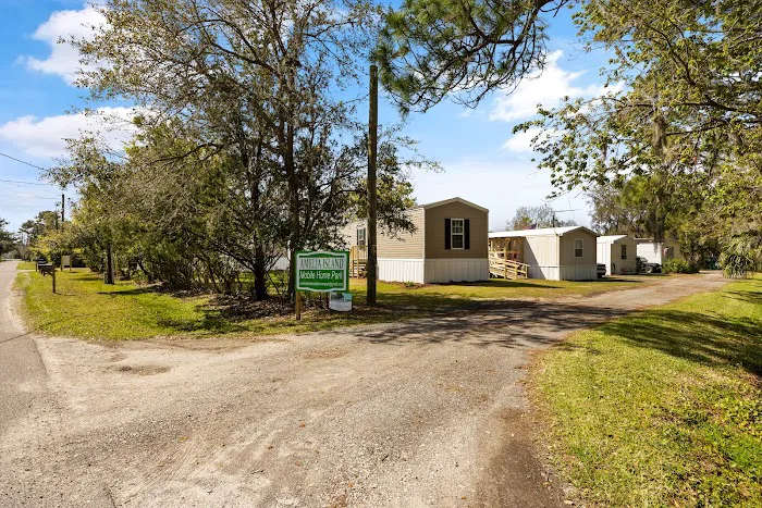 Amelia Island Mobile Home Park Picture 3