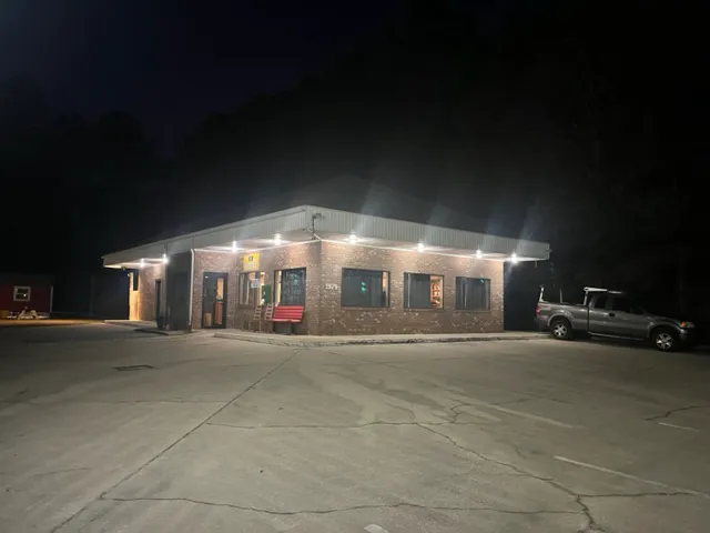 Huck's RV Park & Pub Picture 6
