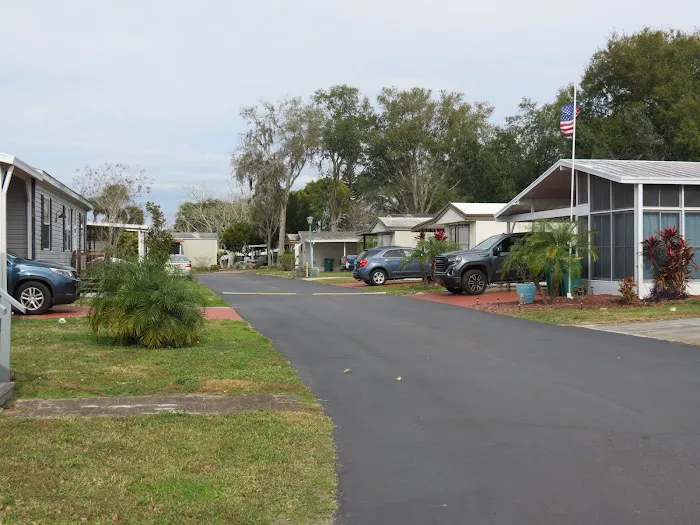 Sunset Village Manufactured Housing Community Picture 3