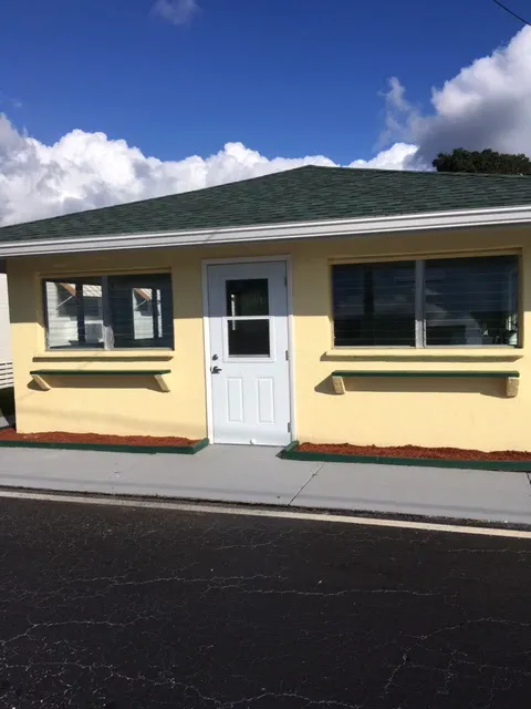 Candlelight Mobile Home Park Picture 3